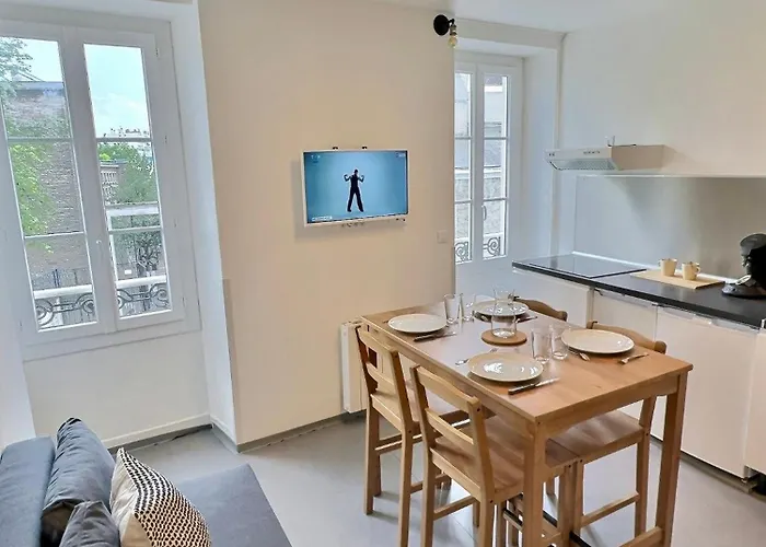 Wonderhost, Aux Abords De Beaumont